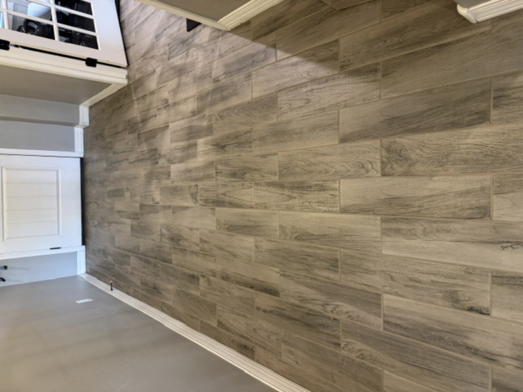 Wood-look plank floor (1) — after